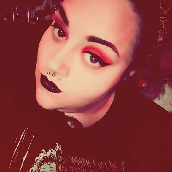 Meet your Posher, Amethyst - Picture 1 of 1